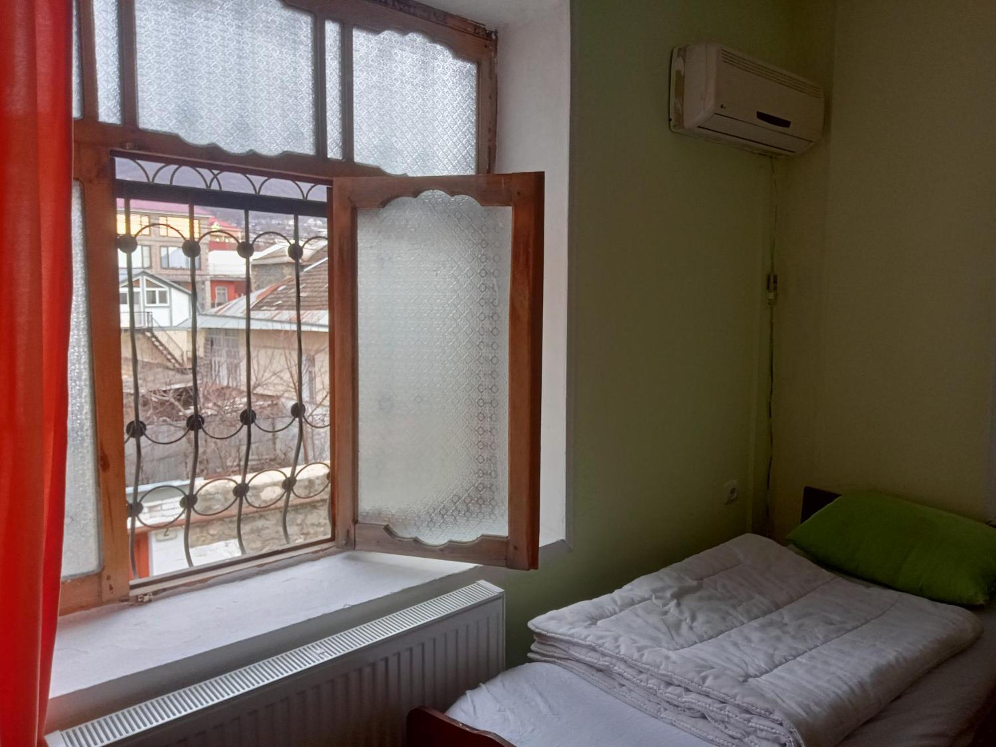 Canal Hostel Şǝki Exteriör bild