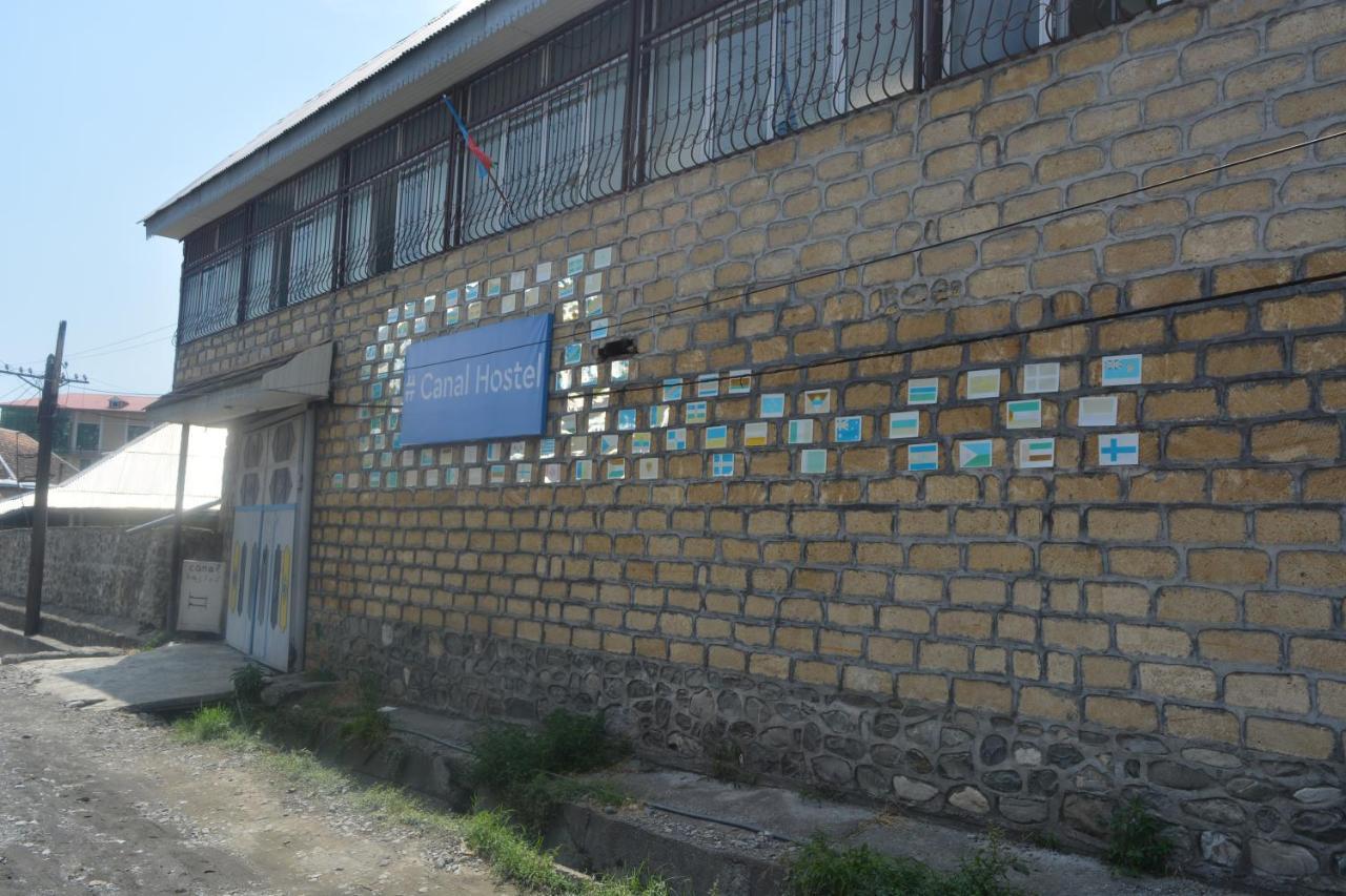 Canal Hostel Şǝki Exteriör bild